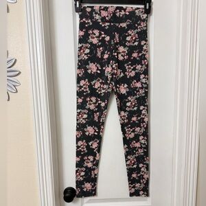Invite only gray pink floral pull on leggings size S